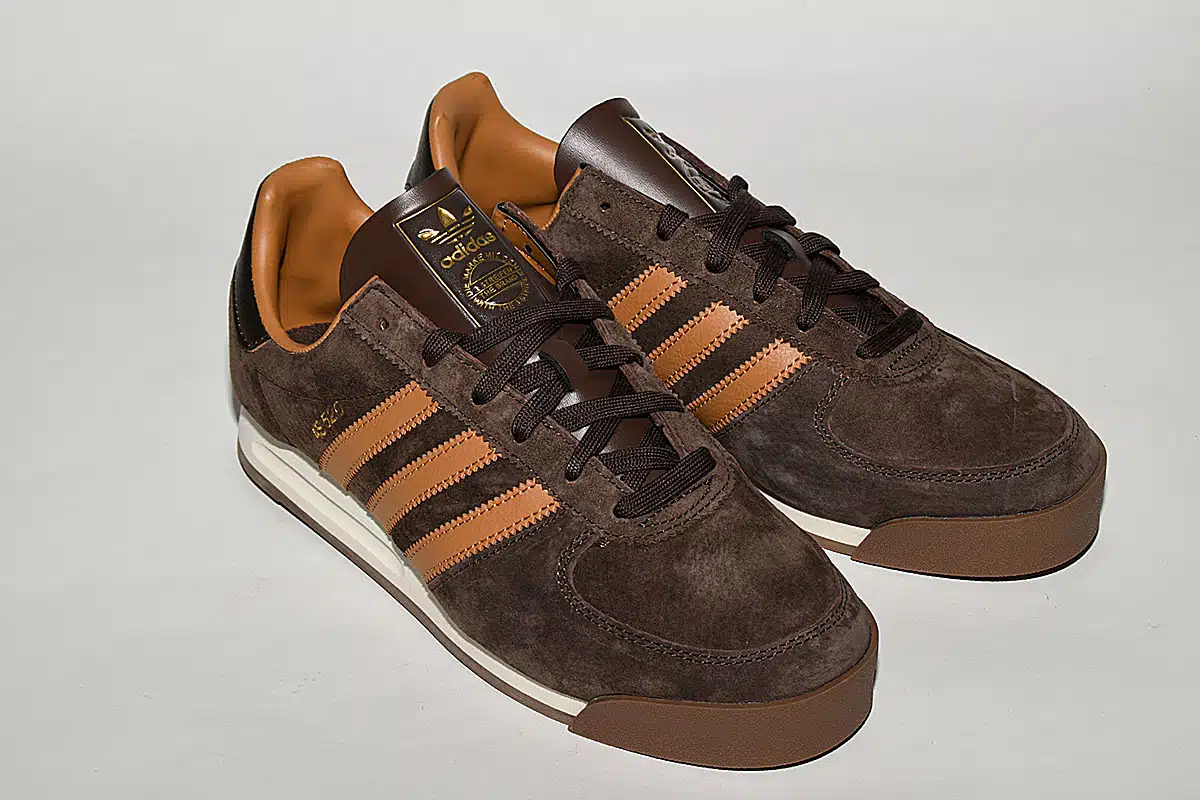 Adidas AS520 Originals trainers Brown <span class="prodcode"><br>GW8800</span> Adidas AS520 Originals trainers Brown <span class="prodcode"><br>GW8800</span>