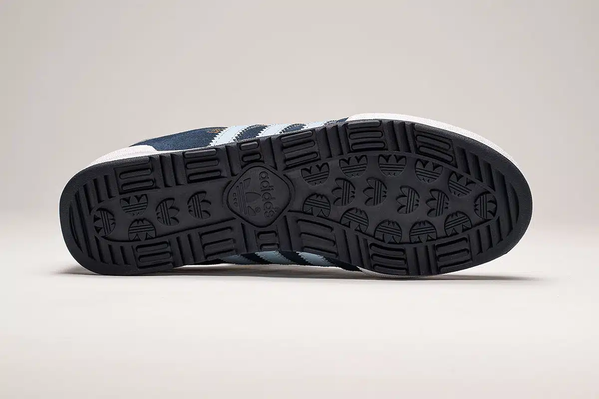 Adidas Jeans Originals trainers <span class="prodcode"><br>IE5318</span> Adidas Jeans Originals trainers <span class="prodcode"><br>IE5318</span>