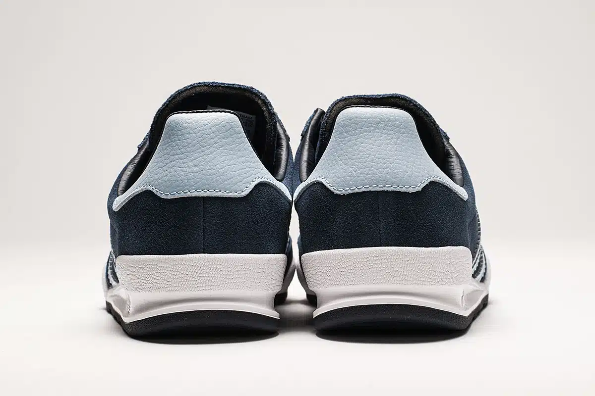 Adidas Jeans Originals trainers <span class="prodcode"><br>IE5318</span> Adidas Jeans Originals trainers <span class="prodcode"><br>IE5318</span>