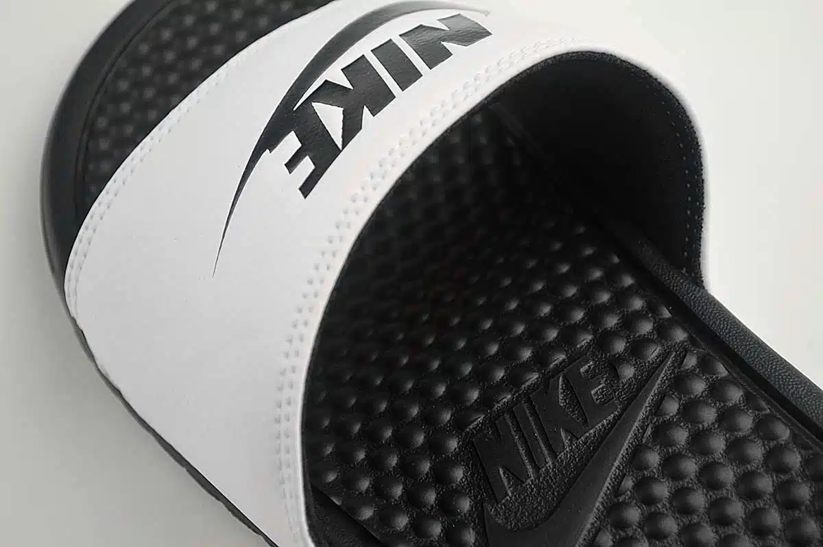 Nike Benassi JDI Slide White & Black <span class="prodcode"><br>343880-100</span> Nike Benassi JDI Slide White & Black <span class="prodcode"><br>343880-100</span>